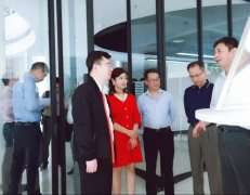 广东省工业和信息化局莅临乐鱼网页版在线登录-乐鱼(中国)调研制造业创新中心建设情况 